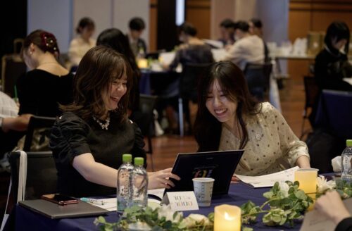 社員の皆様も笑顔で冊子を読んでくださり、とても嬉しかったです。